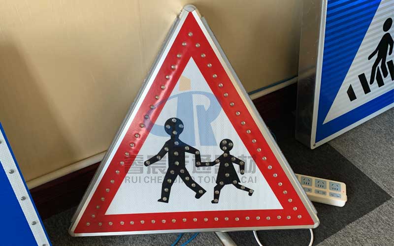 Solar LED School Crossing Sign attention children